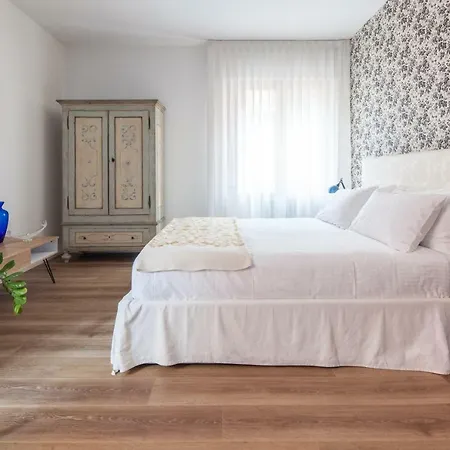 Laguna Boutique Apartment
